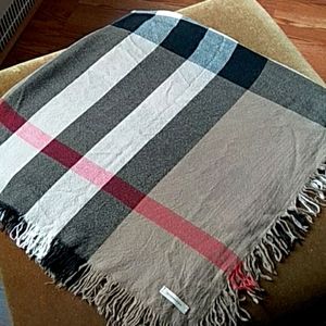 Burberry  wrap